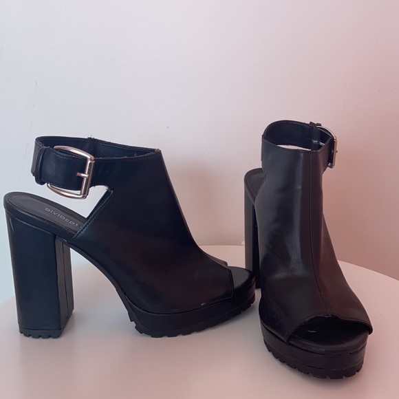 PEEP TOE HEELED BOOTIE ❤️ - Picture 2 of 4